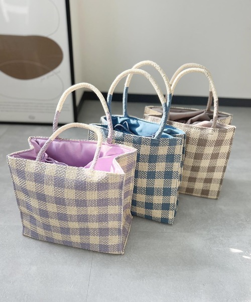 KOBE LETTUCE(コウベレタス)の「チェックボックスペーパートートバッグ(トートバッグ・レディース・サックスブルー/レッド/グレイッシュベージュ/ブラック/ブルー/ラベンダー・FREE)」の13枚目の写真