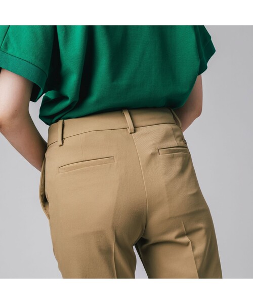 LACOSTE（ラコステ）の「撥水テーパードクロップドチノパンツ（チノパンツ・レディース・ベージュ/ネイビー・36/34/40/38）」の9枚目の写真