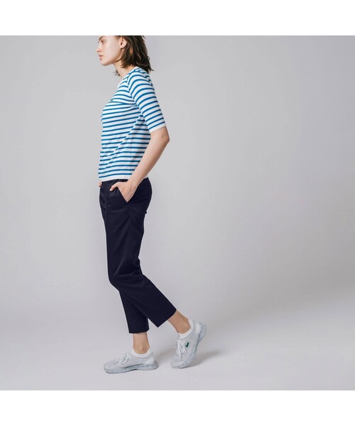 LACOSTE（ラコステ）の「撥水テーパードクロップドチノパンツ（チノパンツ・レディース・ベージュ/ネイビー・36/34/40/38）」の10枚目の写真