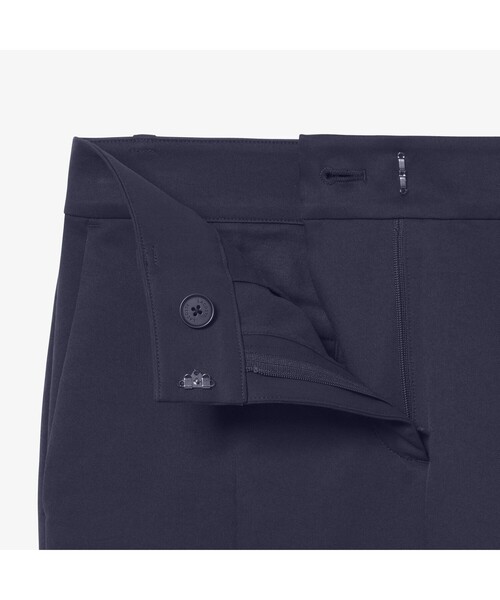 LACOSTE（ラコステ）の「撥水テーパードクロップドチノパンツ（チノパンツ・レディース・ベージュ/ネイビー・36/34/40/38）」の13枚目の写真