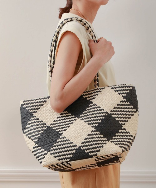 Bou Jeloud（ブージュルード）の「【WEB限定】ギンガムロングハンドルトート（かごバッグ・レディース・ブラック/グレー・-）」の5枚目の写真