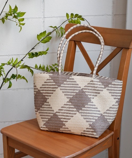 Bou Jeloud（ブージュルード）の「【WEB限定】ギンガムロングハンドルトート（かごバッグ・レディース・ブラック/グレー・-）」の6枚目の写真