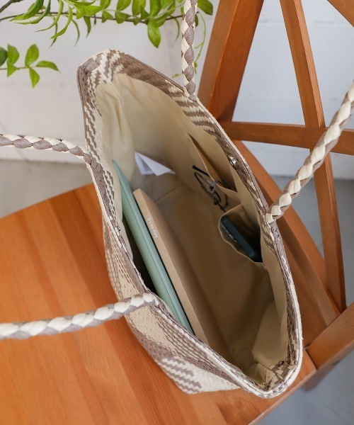 Bou Jeloud（ブージュルード）の「【WEB限定】ギンガムロングハンドルトート（かごバッグ・レディース・ブラック/グレー・-）」の9枚目の写真