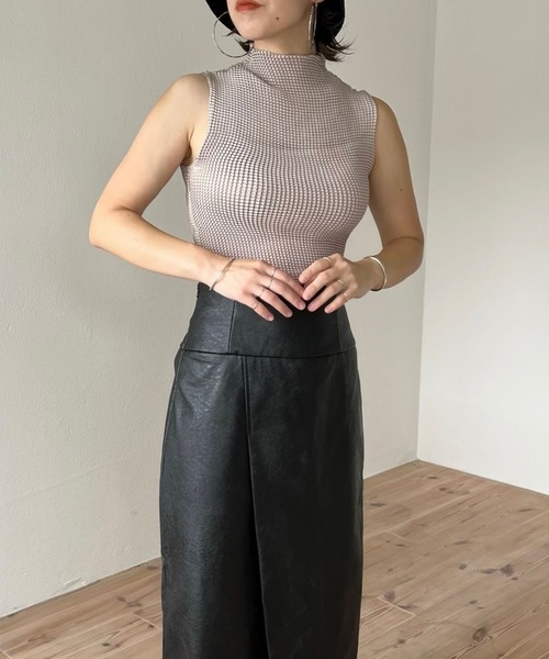 wee9s（ウィークス）の「non non iron petit high neck po / 伸縮性抜群！アイロン不要なプチハイネックノースリプルオーバー（Tシャツ/カットソー・レディース・ホワイト/ネイビー/パープル/ベージュ/ブラック/ピンク/マスタード/ベビーピンク・FREE）」の4枚目の写真
