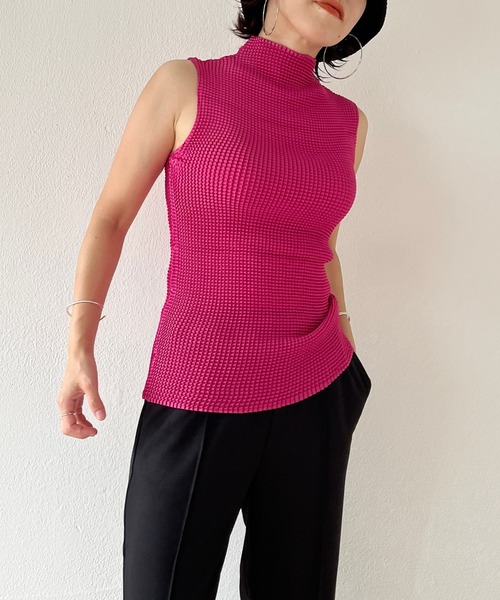 wee9s（ウィークス）の「non non iron petit high neck po / 伸縮性抜群！アイロン不要なプチハイネックノースリプルオーバー（Tシャツ/カットソー・レディース・ホワイト/ネイビー/パープル/ベージュ/ブラック/ピンク/マスタード/ベビーピンク・FREE）」の7枚目の写真