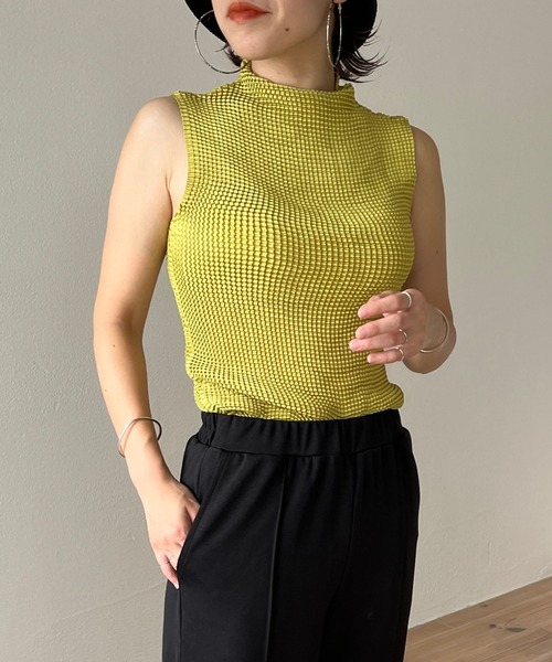 wee9s（ウィークス）の「non non iron petit high neck po / 伸縮性抜群！アイロン不要なプチハイネックノースリプルオーバー（Tシャツ/カットソー・レディース・ホワイト/ネイビー/パープル/ベージュ/ブラック/ピンク/マスタード/ベビーピンク・FREE）」の6枚目の写真