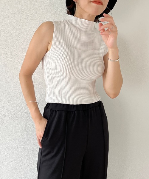 wee9s（ウィークス）の「non non iron petit high neck po / 伸縮性抜群！アイロン不要なプチハイネックノースリプルオーバー（Tシャツ/カットソー・レディース・ホワイト/ネイビー/パープル/ベージュ/ブラック/ピンク/マスタード/ベビーピンク・FREE）」の12枚目の写真
