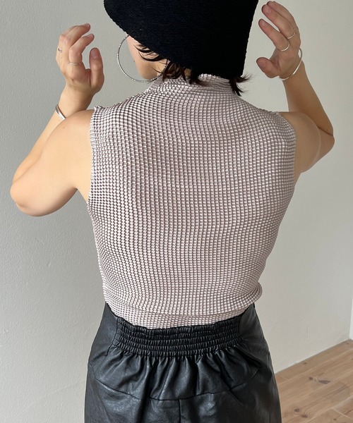 wee9s（ウィークス）の「non non iron petit high neck po / 伸縮性抜群！アイロン不要なプチハイネックノースリプルオーバー（Tシャツ/カットソー・レディース・ホワイト/ネイビー/パープル/ベージュ/ブラック/ピンク/マスタード/ベビーピンク・FREE）」の21枚目の写真