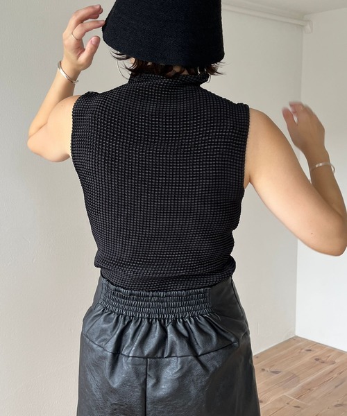 wee9s（ウィークス）の「non non iron petit high neck po / 伸縮性抜群！アイロン不要なプチハイネックノースリプルオーバー（Tシャツ/カットソー・レディース・ホワイト/ネイビー/パープル/ベージュ/ブラック/ピンク/マスタード/ベビーピンク・FREE）」の17枚目の写真