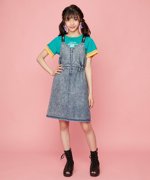 JENNI love(ジェニィラブ)の「ケミカルデニムジャンスカ(ジャンパースカート・キッズ・ブルー/サックスブルー・130cm/140cm/160cm/150cm)」の3枚目の写真