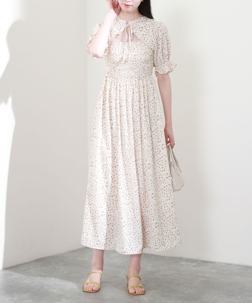 archives（アルシーヴ）の「デコルテデザイン２Ｗａｙ花柄ワンピース（ワンピース・レディース・ブラック/グリーン/アイボリー・MEDIUM）」の7枚目の写真