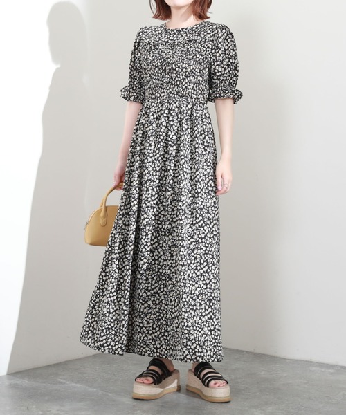 archives（アルシーヴ）の「デコルテデザイン２Ｗａｙ花柄ワンピース（ワンピース・レディース・ブラック/グリーン/アイボリー・MEDIUM）」の21枚目の写真