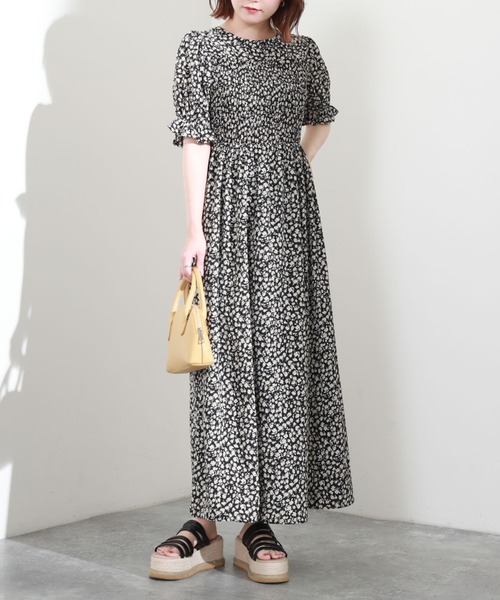 archives（アルシーヴ）の「デコルテデザイン２Ｗａｙ花柄ワンピース（ワンピース・レディース・ブラック/グリーン/アイボリー・MEDIUM）」の16枚目の写真