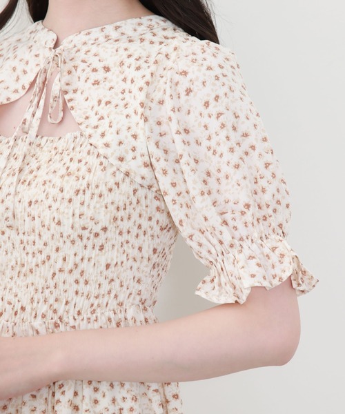 archives（アルシーヴ）の「デコルテデザイン２Ｗａｙ花柄ワンピース（ワンピース・レディース・ブラック/グリーン/アイボリー・MEDIUM）」の6枚目の写真