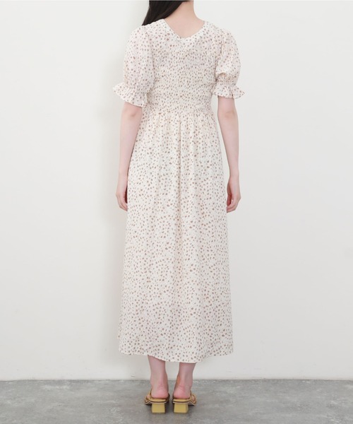 archives（アルシーヴ）の「デコルテデザイン２Ｗａｙ花柄ワンピース（ワンピース・レディース・ブラック/グリーン/アイボリー・MEDIUM）」の14枚目の写真