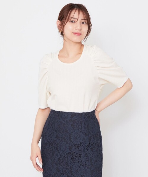 Feroux(フェルゥ)の「【接触冷感・UVケア】ショルダーギャザー カットソー(Tシャツ/カットソー・レディース・ホワイト系/ライラック系/ローズ系・F)」の2枚目の写真