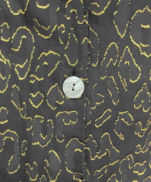 mi via loca（ミヴィアロカ）の「シアー箔レオパードシャツジャケット（テーラードジャケット・レディース・ブラック/オフホワイト・FREE）」の3枚目の写真