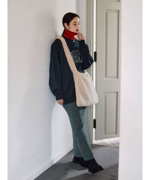 Ungrid(アングリッド)の「ボアショルダーバッグ(ショルダーバッグ・レディース・チャコールグレー/アイボリー・FREE)」の4枚目の写真