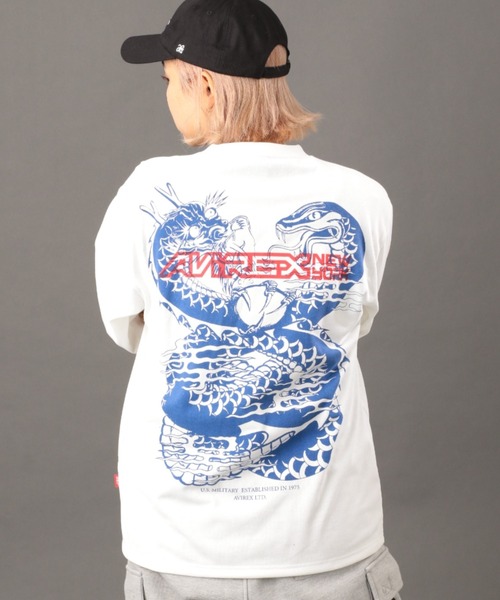 AVIREX（アヴィレックス）の「《REBUILD COLLECTION》ドラゴン＆スネーク 長袖Tシャツ /  L/S T-SHIRT DRAGON&SNAKE（Tシャツ/カットソー・レディース・ホワイト/ブラック・M/L/2XL/XL）」の2枚目の写真