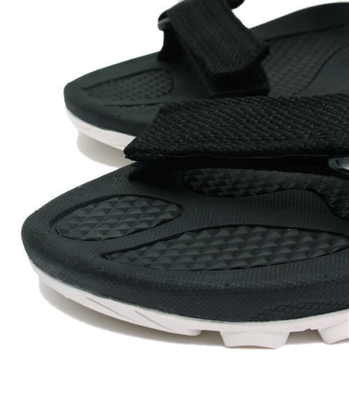 CIAOPANIC TYPY（チャオパニックティピー）の「スポーツサンダル（サンダル・レディース・ホワイト/ブラック・MEDIUM/LARGE）」の6枚目の写真