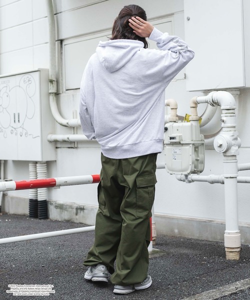 PLAYBOY(プレイボーイ)の「∴WEGO/【セットアップ対応商品】別注 PLAYBOY BIGロゴプルパーカ(パーカー・メンズ・杢グレー/ブラック・MEDIUM/LARGE)」の17枚目の写真