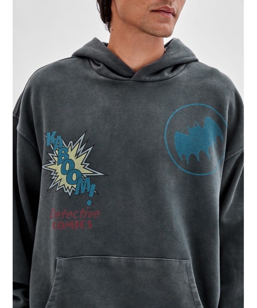 Guess（ゲス）の「GUESS Originals x Batman Graphic Hoodie（パーカー・メンズ・ブラック・LARGE/X-LARGE/SMALL/MEDIUM）」の4枚目の写真