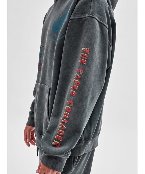 Guess（ゲス）の「GUESS Originals x Batman Graphic Hoodie（パーカー・メンズ・ブラック・LARGE/X-LARGE/SMALL/MEDIUM）」の3枚目の写真