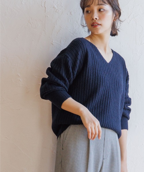 THE SHOP TK （ザ ショップ ティーケー ）の「◆【あったか/顔回りスッキリ】メランジ調リブVニット（ニット/セーター・レディース・アイボリー/黄緑系/ネイビー/ベージュ・12/13）」の20枚目の写真
