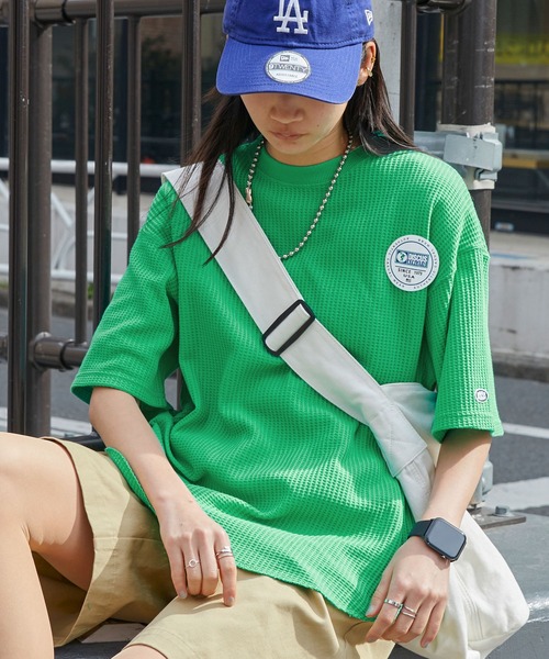 DISCUS ATHLETIC(ディスカス アスレチック)の「DISCUS ATHLETIC/ディスカス アスレチック ロゴワッペン ワッフルオーバーサイズ半袖Tシャツ(Tシャツ/カットソー・レディース・グリーン/ベージュ/オレンジ/スミクロ/オートミール/オフホワイト・M)」の6枚目の写真