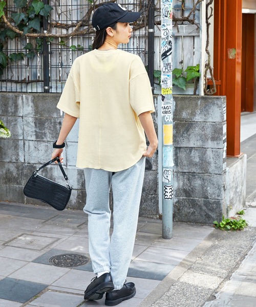 DISCUS ATHLETIC(ディスカス アスレチック)の「DISCUS ATHLETIC/ディスカス アスレチック ロゴワッペン ワッフルオーバーサイズ半袖Tシャツ(Tシャツ/カットソー・レディース・グリーン/ベージュ/オレンジ/スミクロ/オートミール/オフホワイト・M)」の13枚目の写真