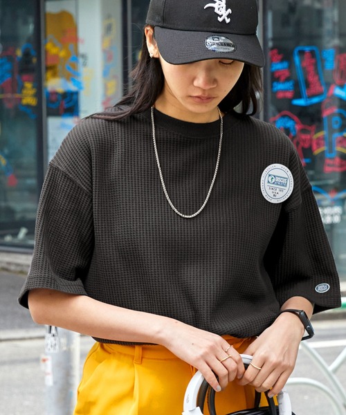 DISCUS ATHLETIC(ディスカス アスレチック)の「DISCUS ATHLETIC/ディスカス アスレチック ロゴワッペン ワッフルオーバーサイズ半袖Tシャツ(Tシャツ/カットソー・レディース・グリーン/ベージュ/オレンジ/スミクロ/オートミール/オフホワイト・M)」の15枚目の写真