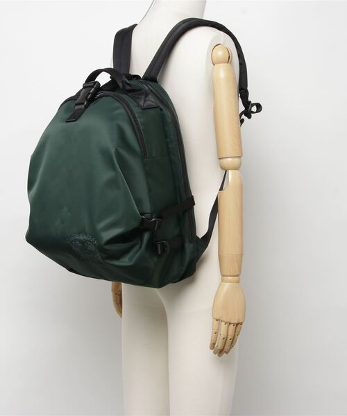 Luluオリーブグリーン バックパック Onitsuka Tiger（オニツカタイガー）の「PRINTED BACK PACK