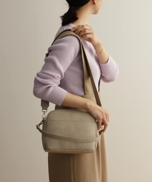 URBAN RESEARCH DOORS（アーバンリサーチドアーズ）の「2WAYスクエアショルダーバッグ（ショルダーバッグ・レディース・ブラック/ベージュ系その他・-）」の15枚目の写真