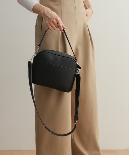 URBAN RESEARCH DOORS（アーバンリサーチドアーズ）の「2WAYスクエアショルダーバッグ（ショルダーバッグ・レディース・ブラック/ベージュ系その他・-）」の17枚目の写真