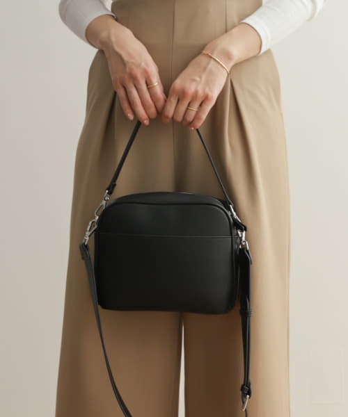 URBAN RESEARCH DOORS（アーバンリサーチドアーズ）の「2WAYスクエアショルダーバッグ（ショルダーバッグ・レディース・ブラック/ベージュ系その他・-）」の11枚目の写真