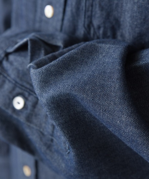 OMNES（オムネス）の「ユニセックスシャンブレーバンドカラーシャツ（シャツ/ブラウス・レディース・インディゴブルー/ブルー系その他・LARGE/MEDIUM/XX-LARGE/X-LARGE）」の16枚目の写真