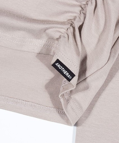 ALAND（エーランド）の「Anothera／シャーリングTOP 2199718（Tシャツ/カットソー・レディース・ブラック/カーキ/ベージュ・FREE）」の9枚目の写真