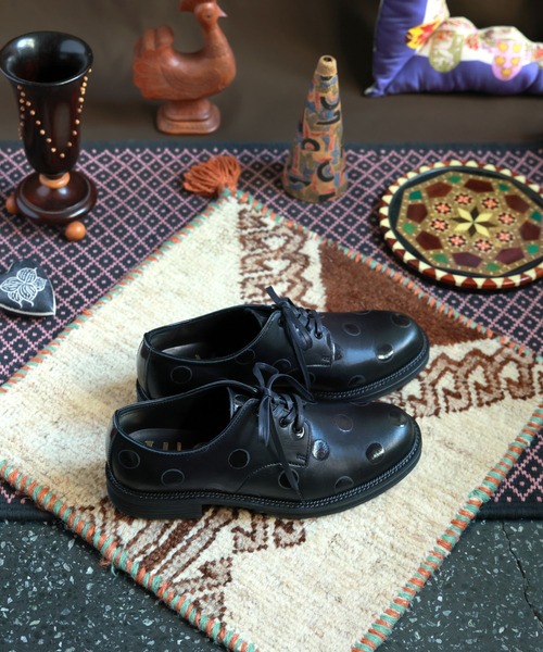 JUCO.（ジュコ）の「はじまりの黒シューズ -LADIES & MENS-（その他シューズ・レディース・ブラック×ホワイト/ブラック×ブラック・23.0cm/26.5cm/24.5cm/27.5cm/23.5cm/24.0cm/25.5cm/25.0cm）」の4枚目の写真