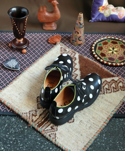 JUCO.（ジュコ）の「はじまりの黒シューズ -LADIES & MENS-（その他シューズ・レディース・ブラック×ホワイト/ブラック×ブラック・23.0cm/26.5cm/24.5cm/27.5cm/23.5cm/24.0cm/25.5cm/25.0cm）」の11枚目の写真