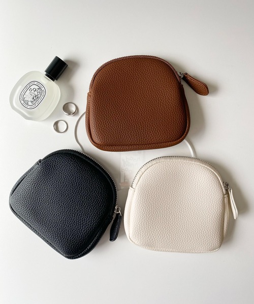 EPICKS（エピックス）の「ラウンドミニポーチ（ポーチ・レディース・イエロー/ブラウン/ホワイト/グリーン/ブラック・FREE）」の3枚目の写真