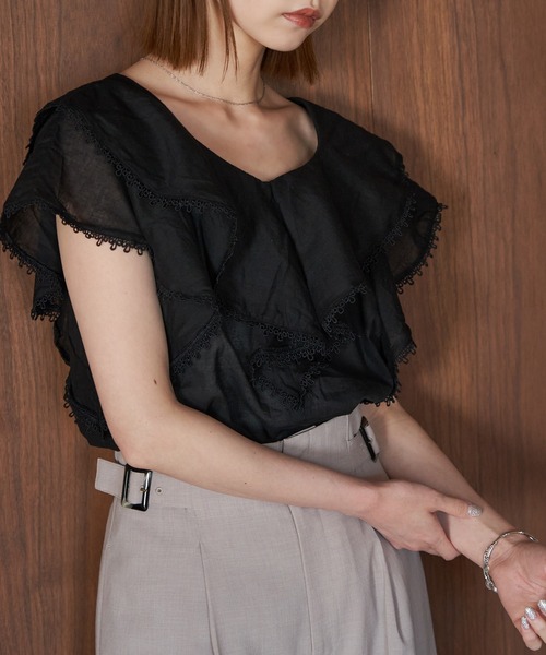 ROPE' PICNIC（ロペピクニック）の「【emur/エミュール】洗える/ラッフルカラーブラウス（シャツ/ブラウス・レディース・ホワイト/ブラック・38）」の2枚目の写真