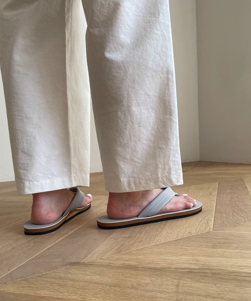 CANAL JEAN（キャナルジーン）の「El mar　フェイクレザートングサンダル（サンダル・レディース・イエロー/ピンク/アイボリー/グレー/ブラック・MEDIUM/LARGE/X-LARGE/XX-LARGE）」の7枚目の写真