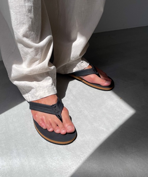 CANAL JEAN（キャナルジーン）の「El mar　フェイクレザートングサンダル（サンダル・レディース・イエロー/ピンク/アイボリー/グレー/ブラック・MEDIUM/LARGE/X-LARGE/XX-LARGE）」の22枚目の写真