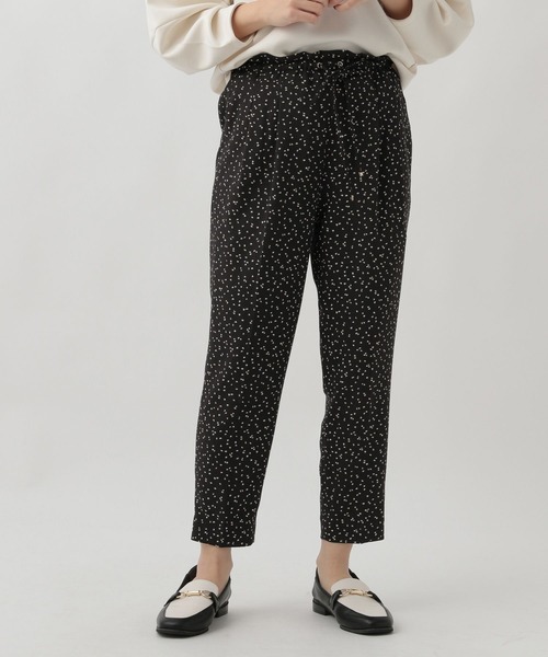 Elura（エルーラ）の「【小柄サイズ Elkotona】コトナサラサラサマーテーパードパンツ（その他パンツ・レディース・ホワイト/ブラック/グリーン系その他4/ライトピンク/ネイビー/グリーン系その他/ダークネイビー/ホワイト系その他5/カーキ/グレー系その他7・MEDIUM/SMALL）」の3枚目の写真