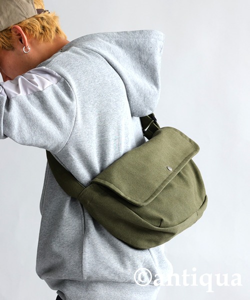 antiqua(アンティカ)の「綿混素材ミリタリーショルダーバッグ(ショルダーバッグ・メンズ・ブラック/カーキ・FREE)」の11枚目の写真