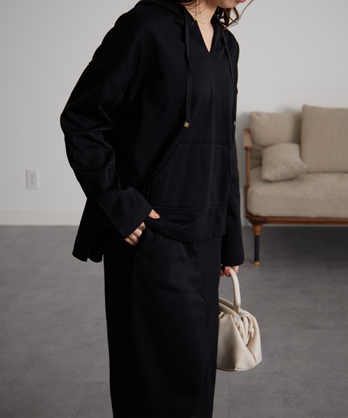 RANAN（ラナン）の「裏起毛Vネックパーカーセットアップ（セットアップ・レディース・グレイッシュベージュ/オレンジ/ブラック・L/LL/M）」の16枚目の写真