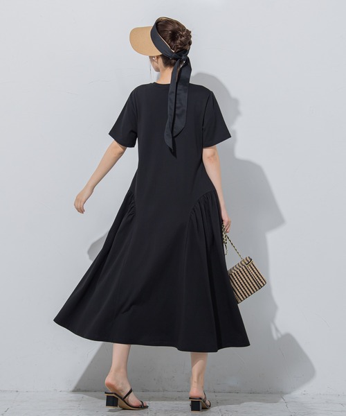 VICKY（ビッキー）の「【すっぽり楽ちん】カットギャザー切替フレアワンピース《洗濯機で洗える》（ワンピース・レディース・ベージュ/ブラック/ブルー・M）」の8枚目の写真