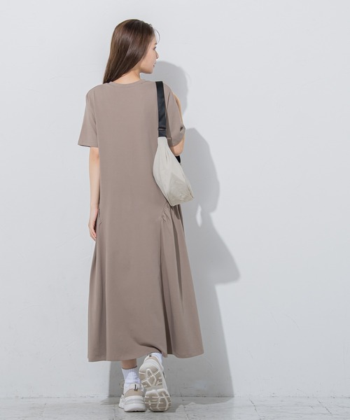 VICKY（ビッキー）の「【すっぽり楽ちん】カットギャザー切替フレアワンピース《洗濯機で洗える》（ワンピース・レディース・ベージュ/ブラック/ブルー・M）」の22枚目の写真