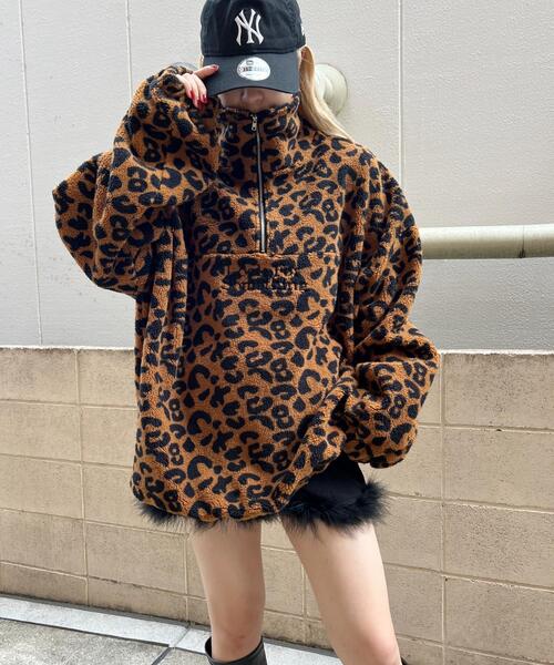 WC(ダブル シー)の「レオパードビッグフリース(スウェット・レディース・ベージュ/ブラウン・FREE)」の3枚目の写真