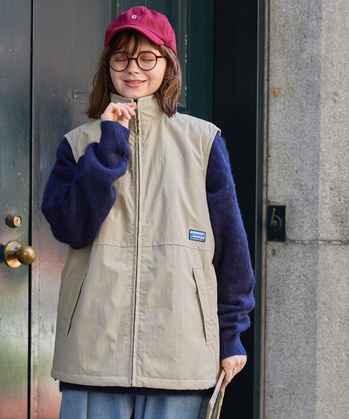 MONO-MART LADY'S(モノマートレディース)の「ナイロンワンポイント中綿ベスト(ベスト・レディース・ブラック/ベージュ/ネイビー/ライトグレー・FREE)」の3枚目の写真